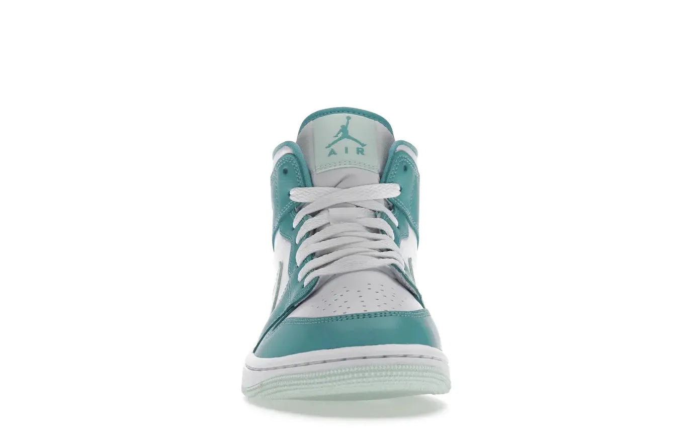 Alt text for the image.