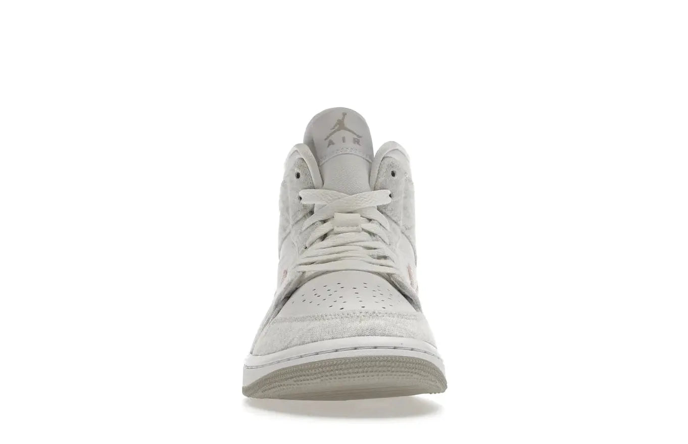 Alt text for the image.