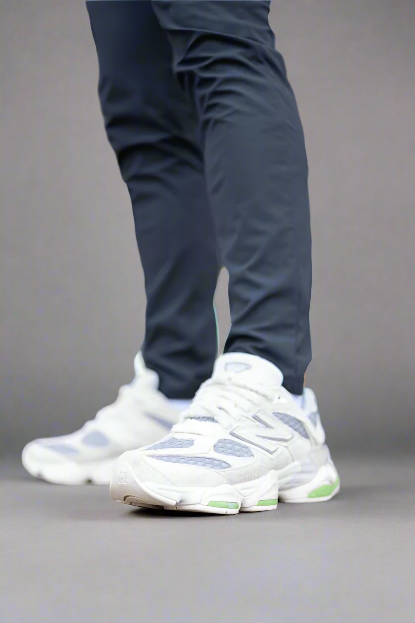 New Balance 9060 Bricks & Wood