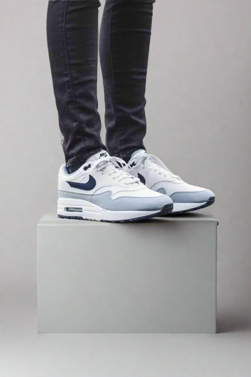 Nike Air Max 1 Platinum Tint Dark Obsidian