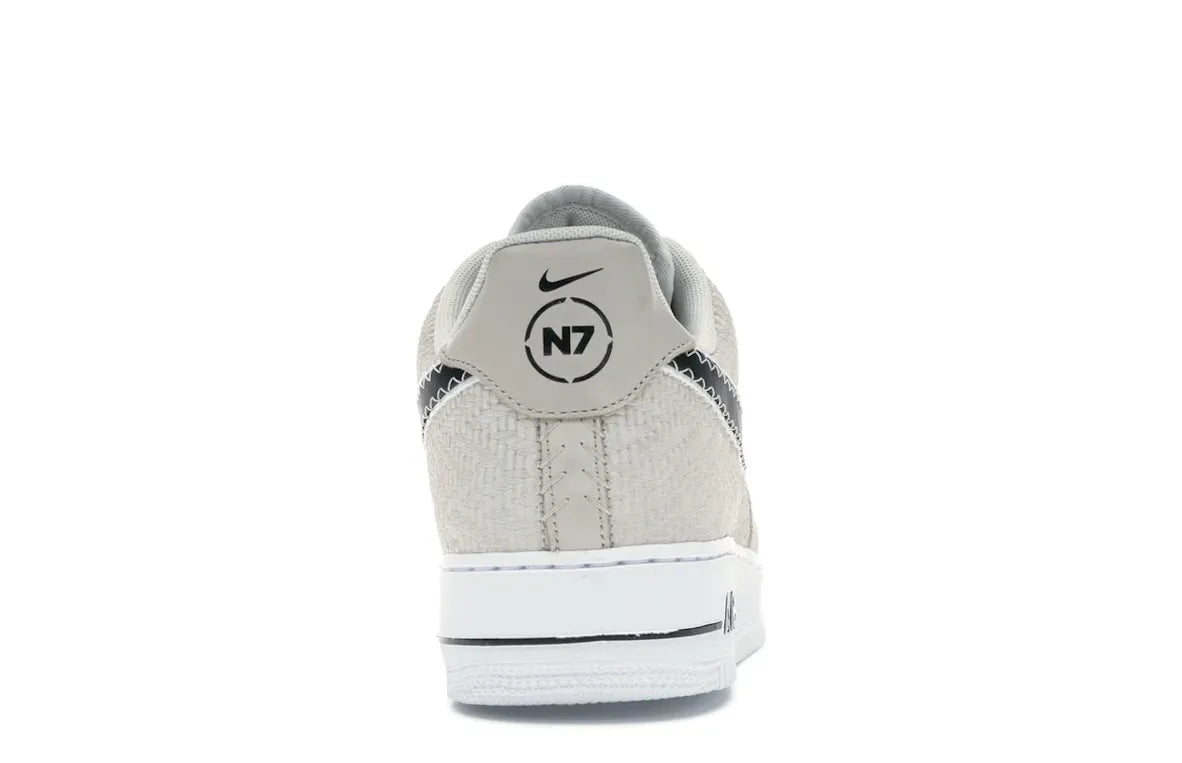 Alt text for the image.